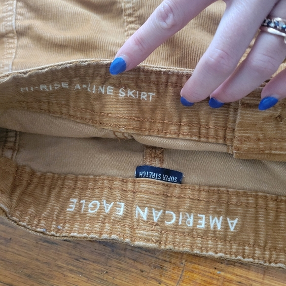 American Eagle Corduroy Button-Front Mini Skirt Sz 4 - Picture 6 of 7